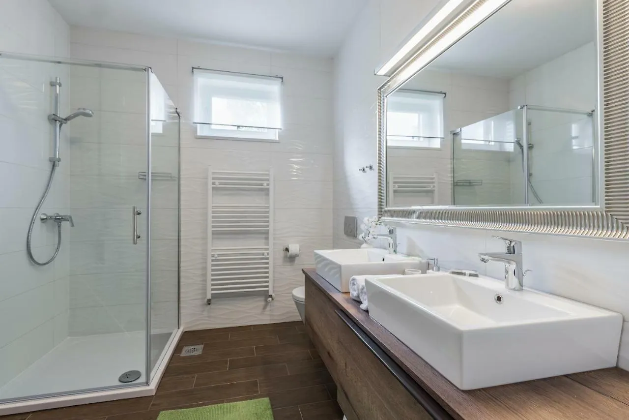 Villa Carmela Labin (Istria)