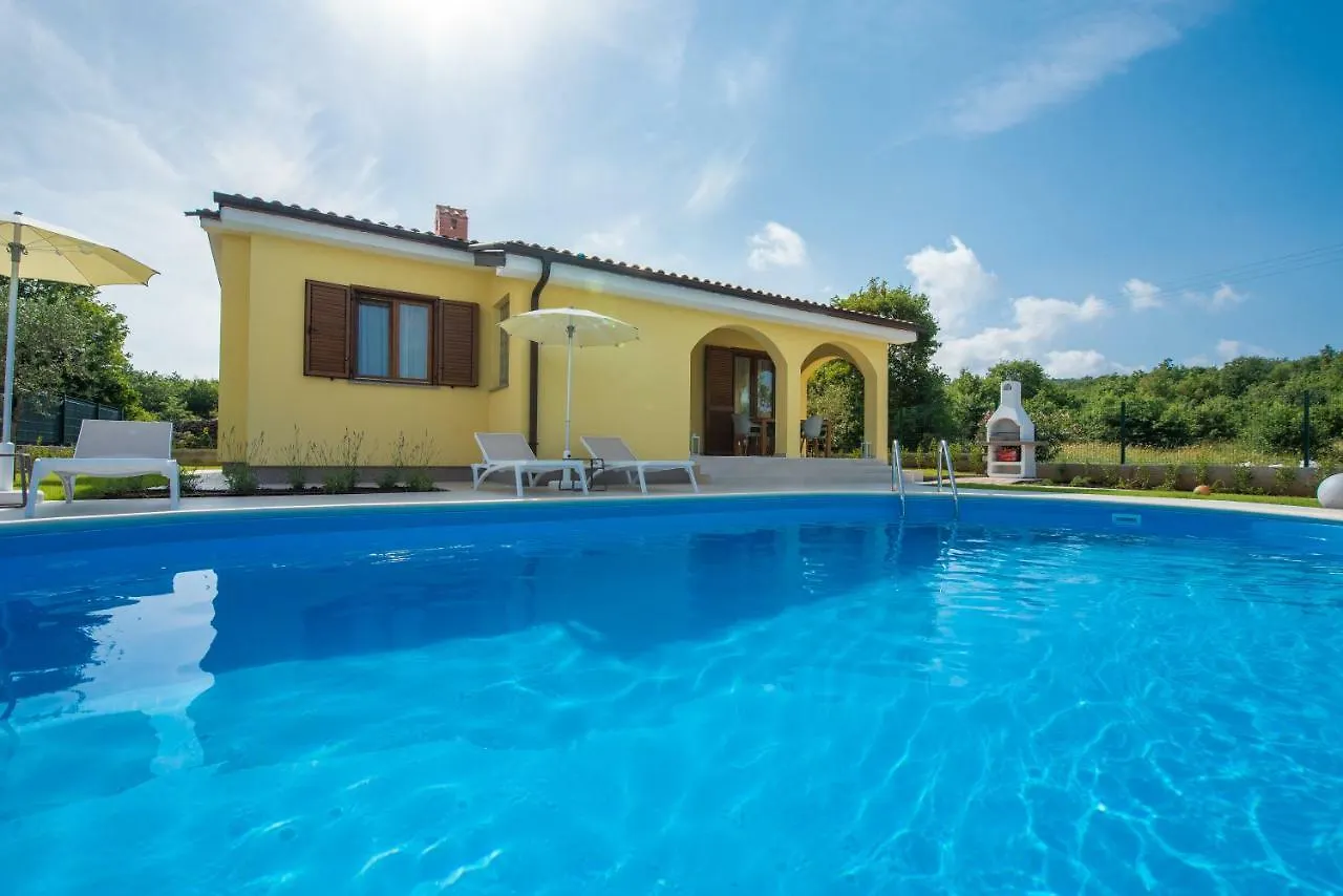 Villa Carmela Лабин